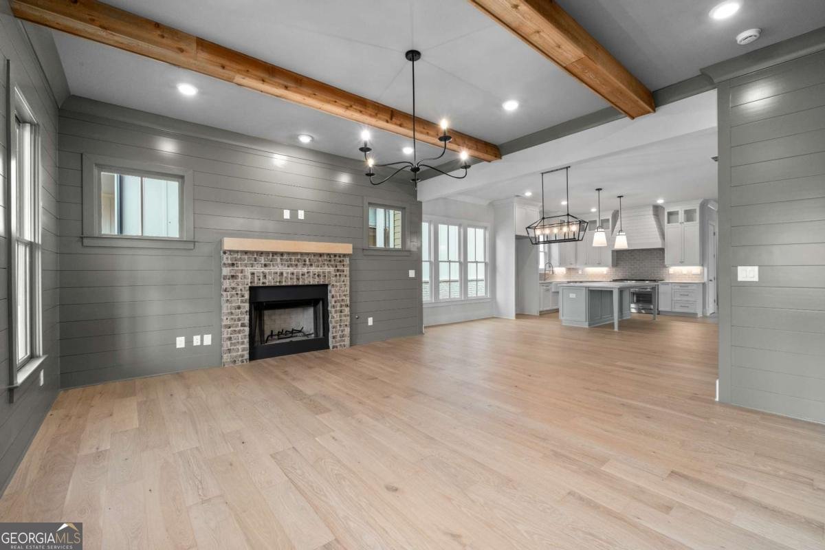 2035 Village Walk Milton - 7