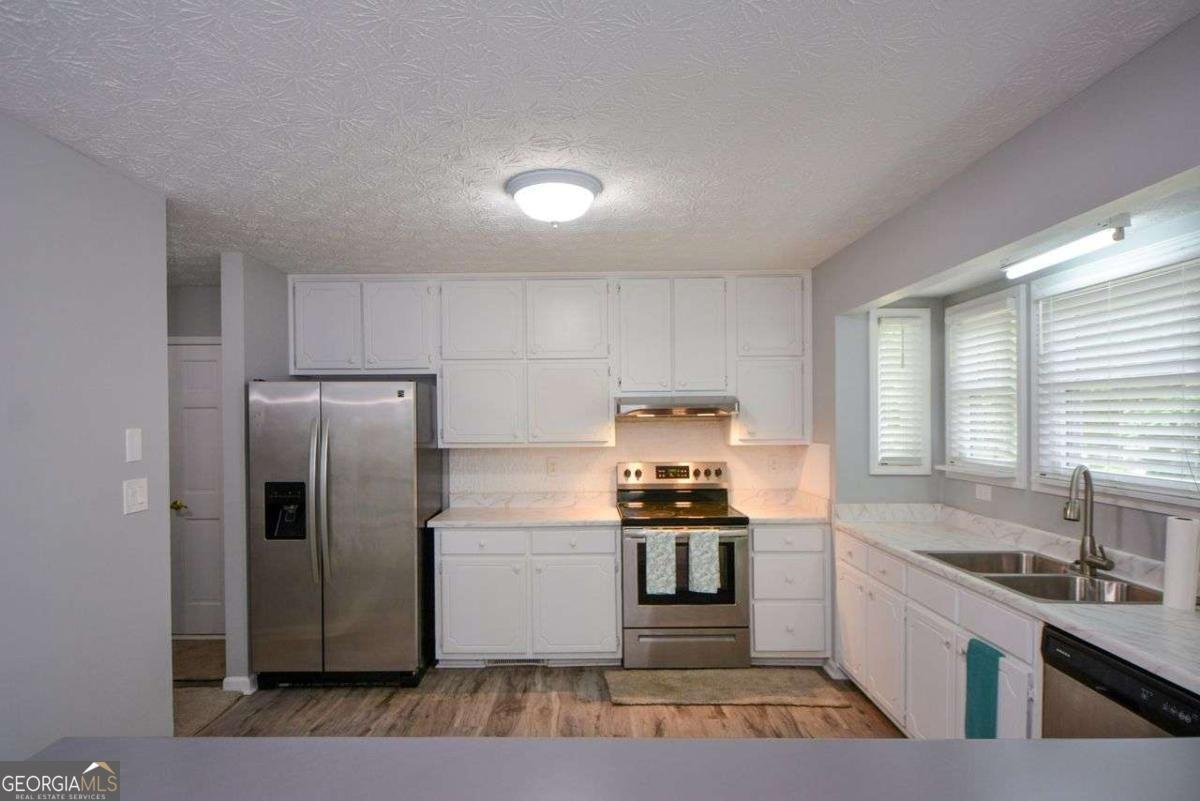 400 BENJAMIN Circle Fayetteville - 21