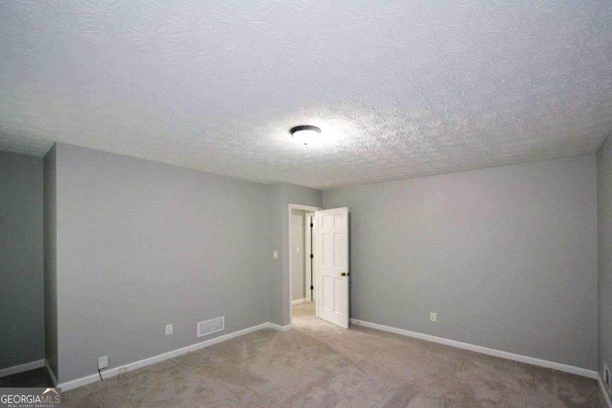 400 BENJAMIN Circle Fayetteville - 37