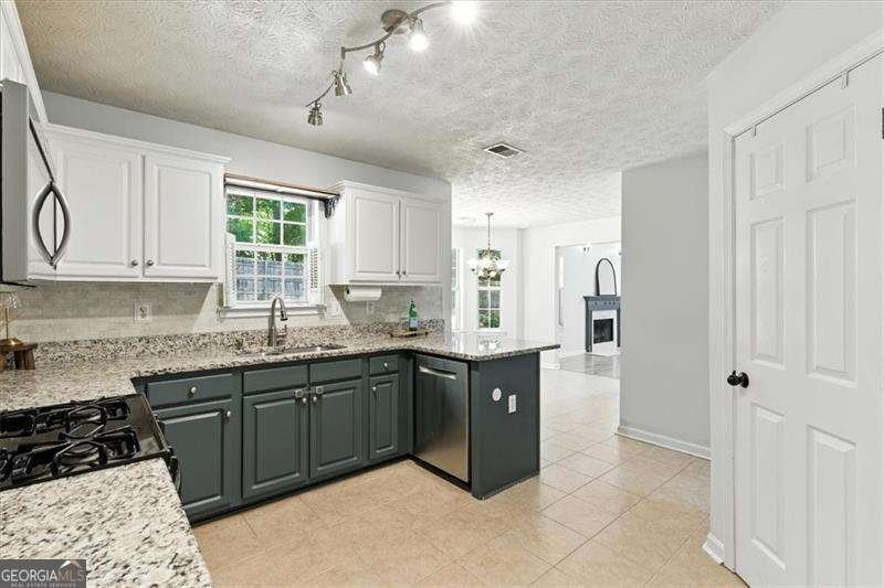 2835 Cressington Bend Kennesaw - 2