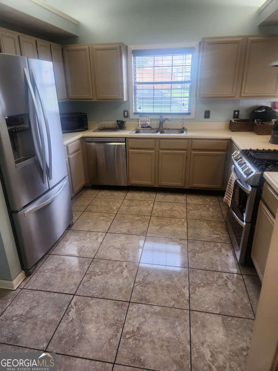 3784 River Lake Shore Ellenwood - 14