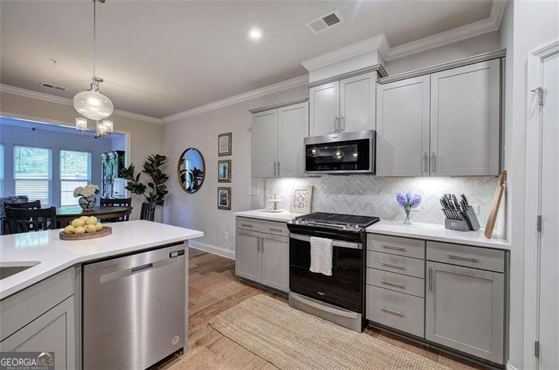 221 HOLDEN Way Woodstock - 12