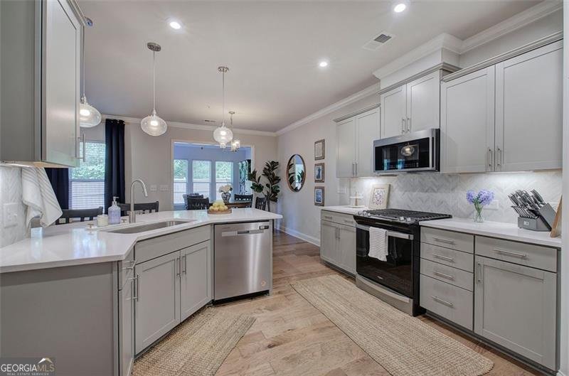 221 HOLDEN Way Woodstock - 13