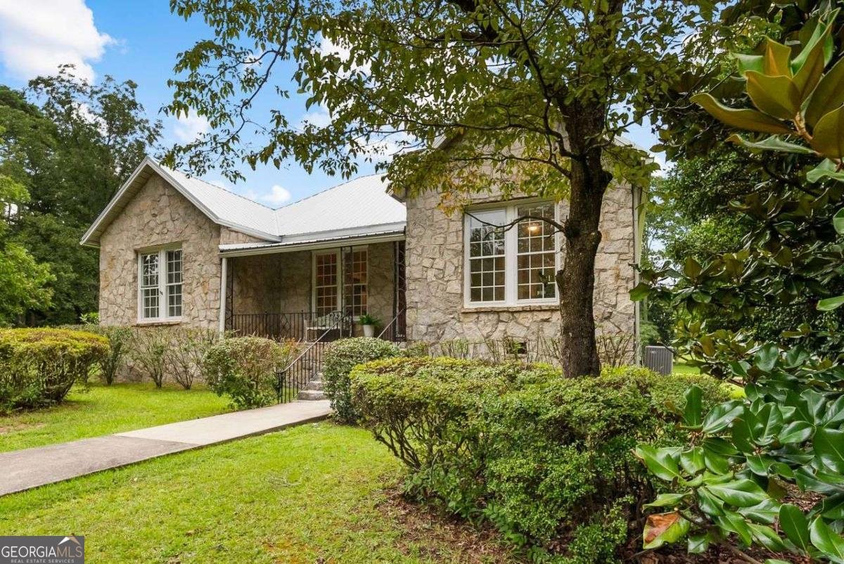 1206 Wesley Street Oxford - 1