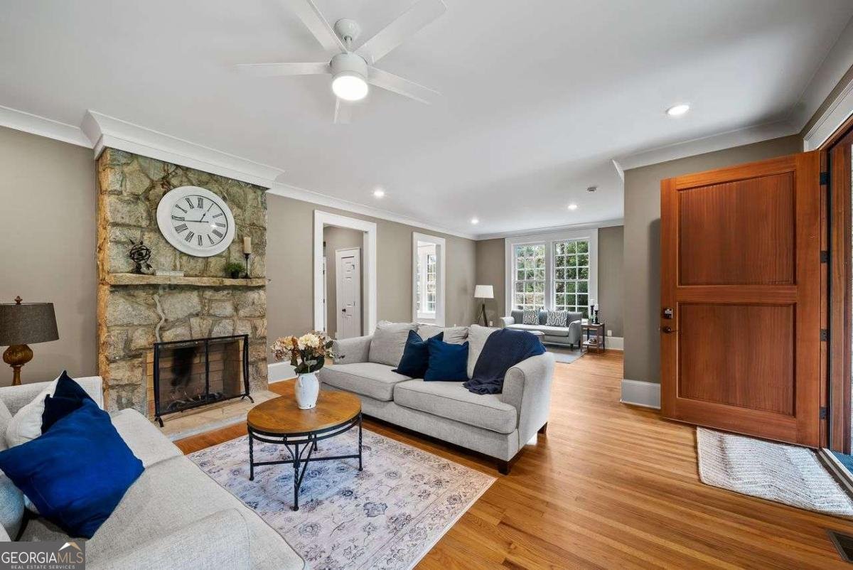 1206 Wesley Street Oxford - 4
