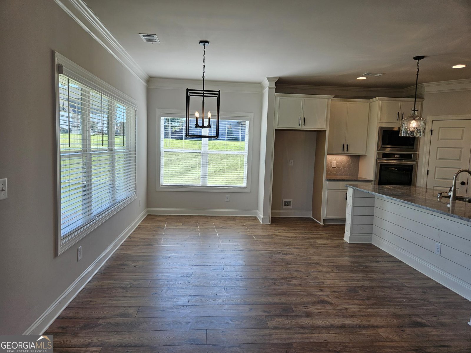 901 Calgary Court Winder - 10