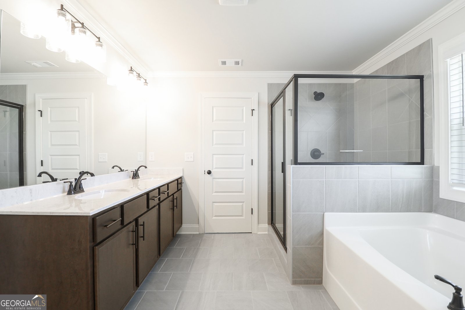 901 Calgary Court Winder - 23