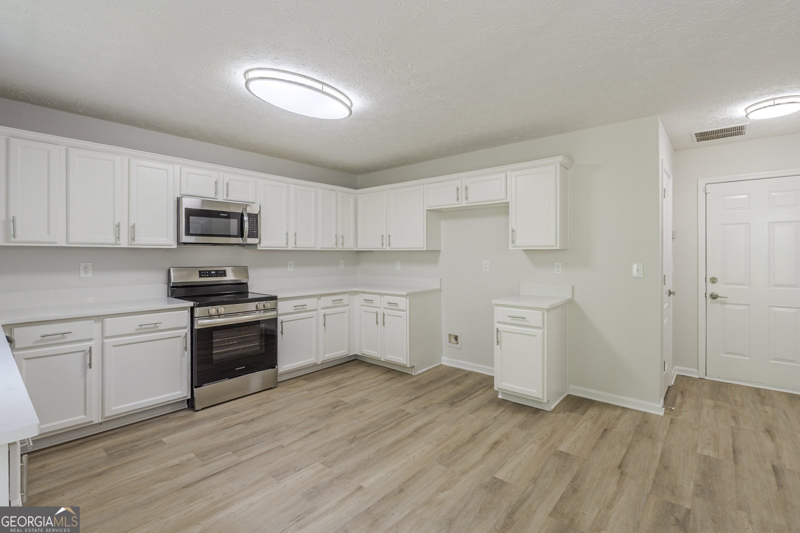 513 McCain Creek Trail Stockbridge - 11