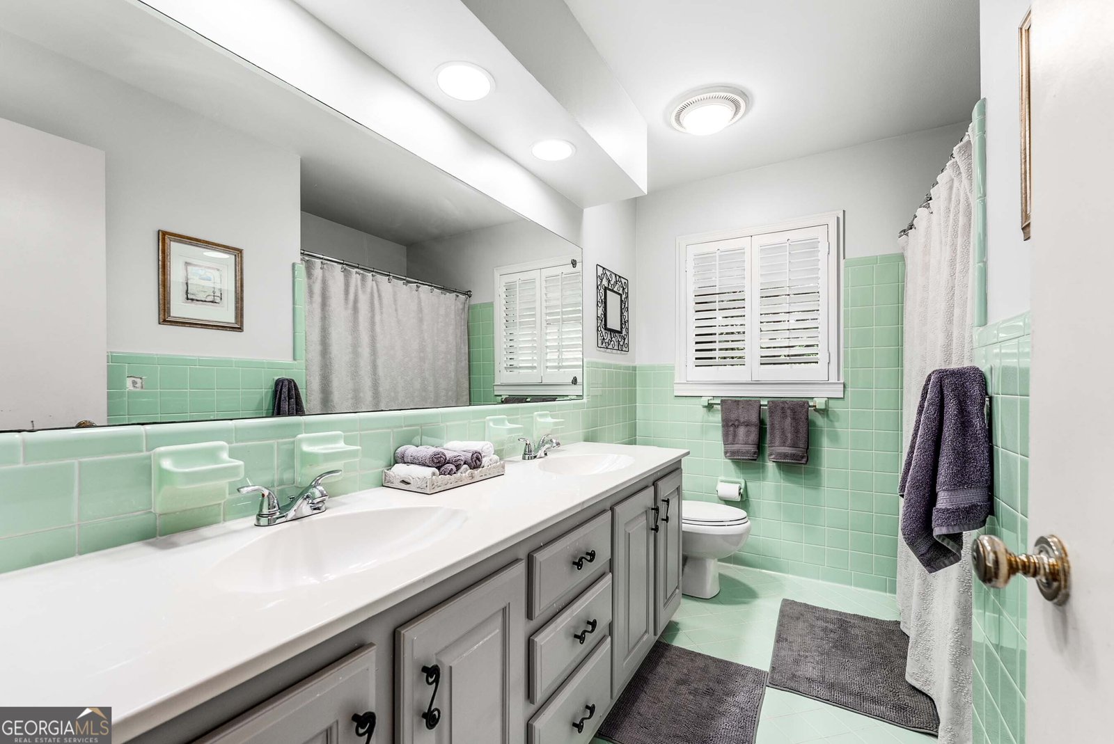 240 Beachland Drive Atlanta - 17