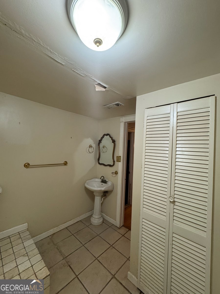 95 Simpson Drive Kennesaw - 26