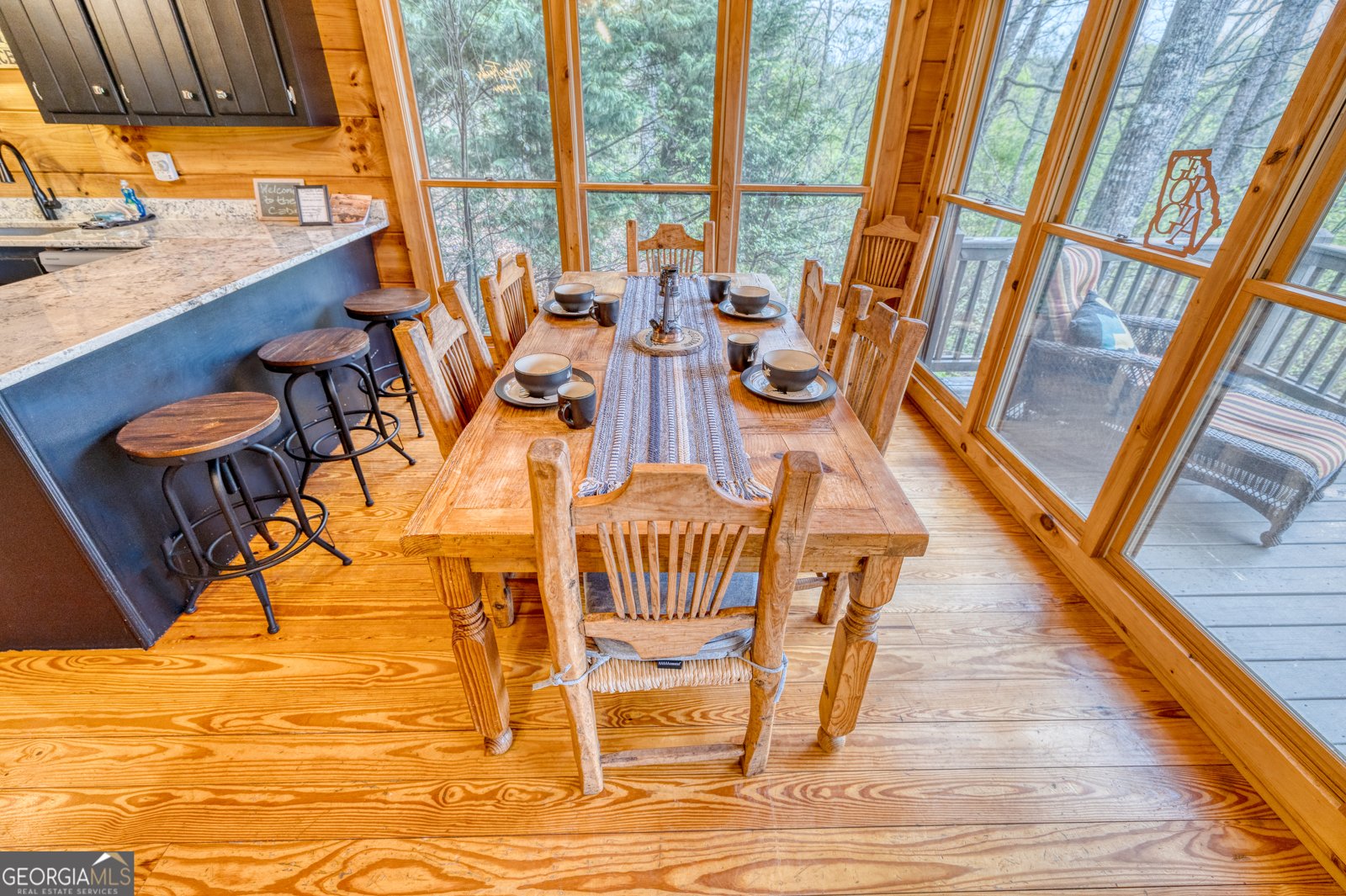 31 The Kings Court Cherry Log - 16
