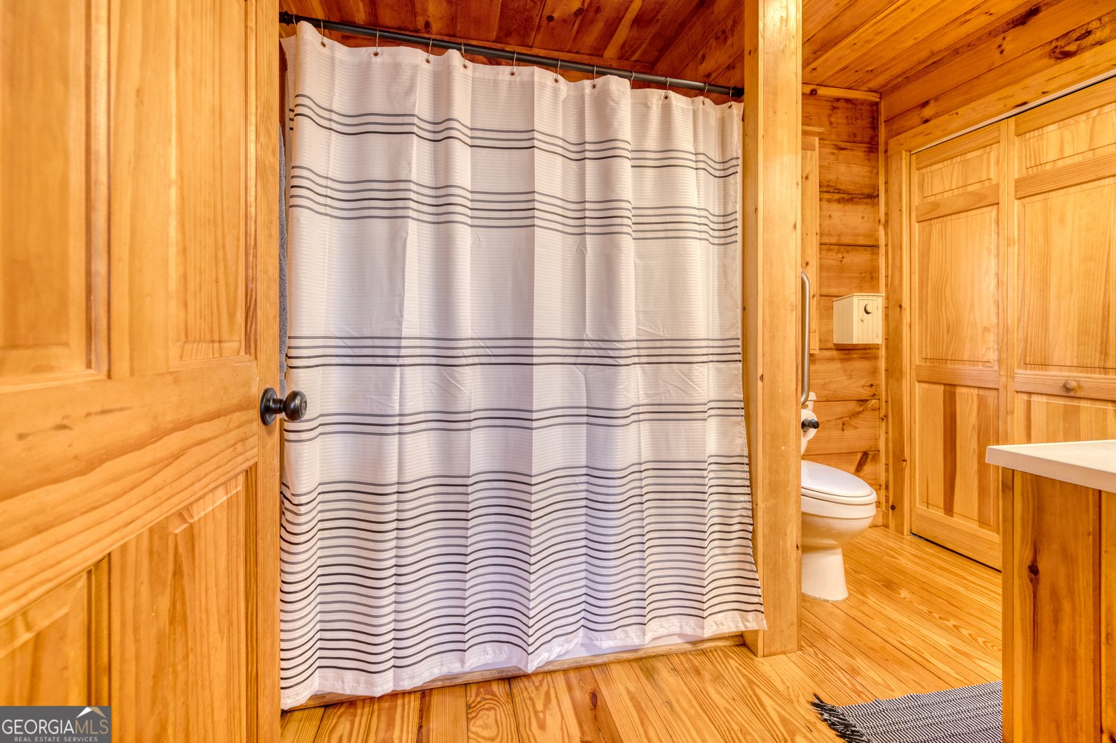 31 The Kings Court Cherry Log - 19