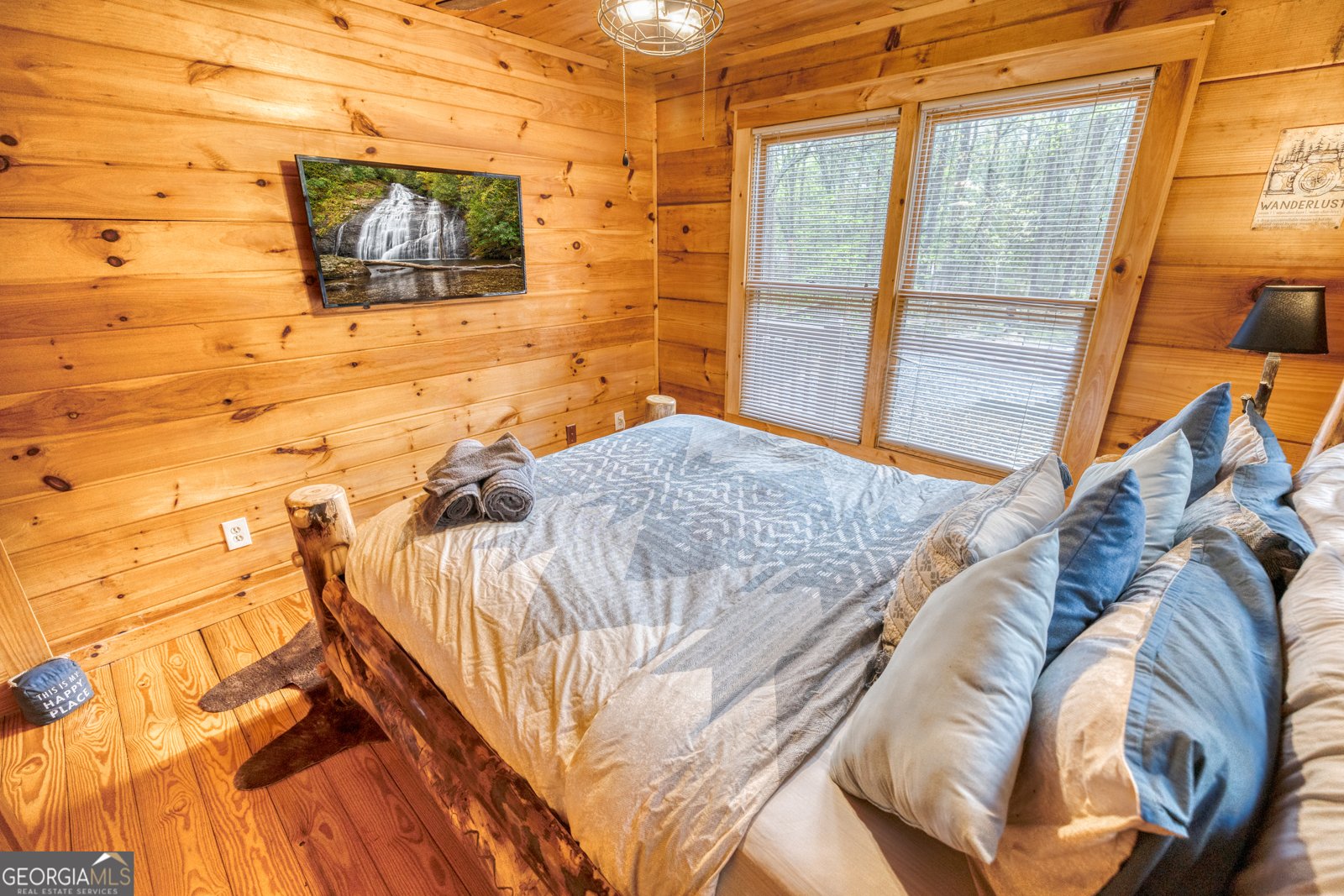 31 The Kings Court Cherry Log - 23