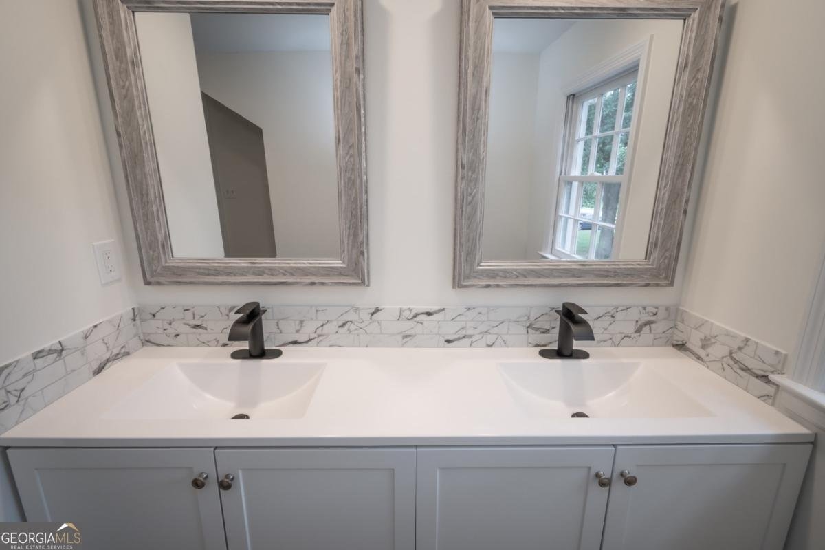 215 Lenox Road Athens - 36