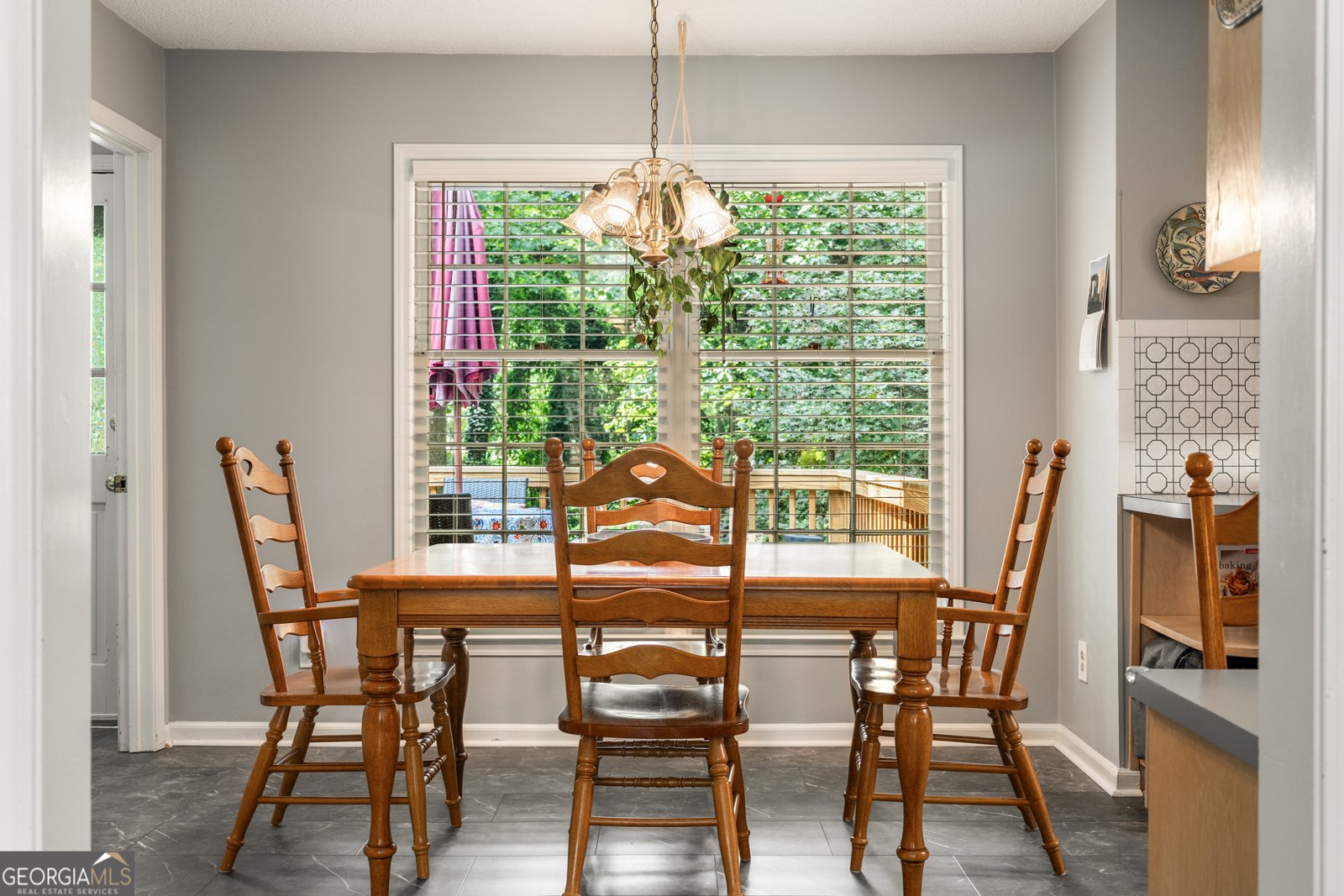 333 Emily Drive Lilburn - 10