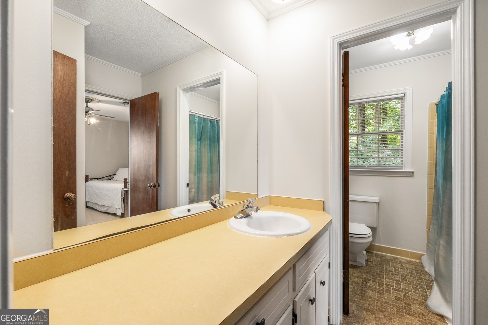 333 Emily Drive Lilburn - 39