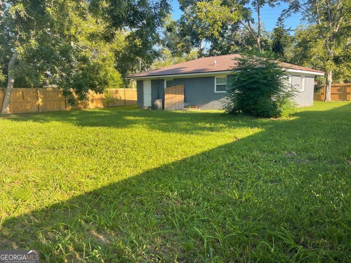 17 Young Street Hazlehurst - 19