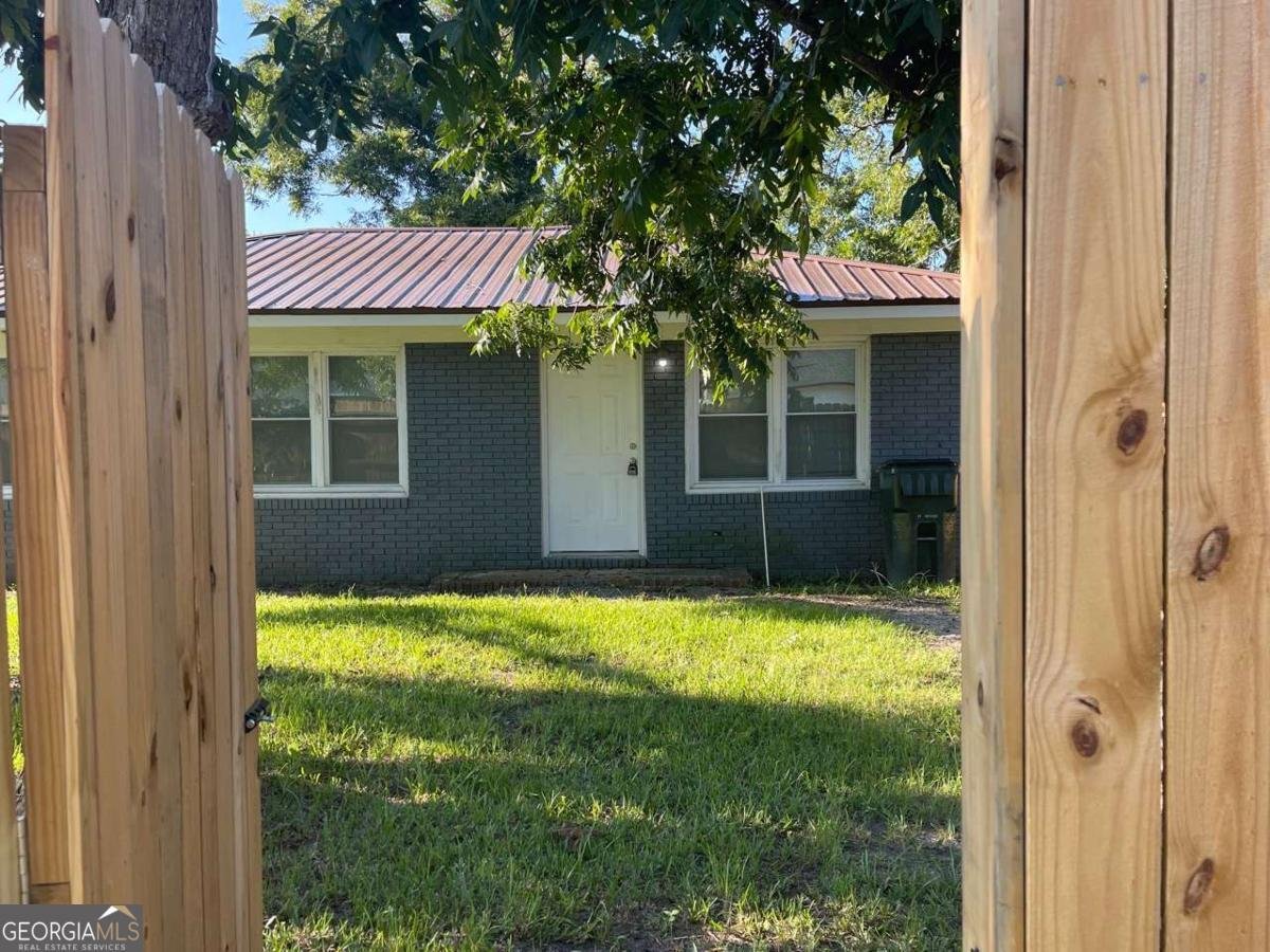 17 Young Street Hazlehurst - 2