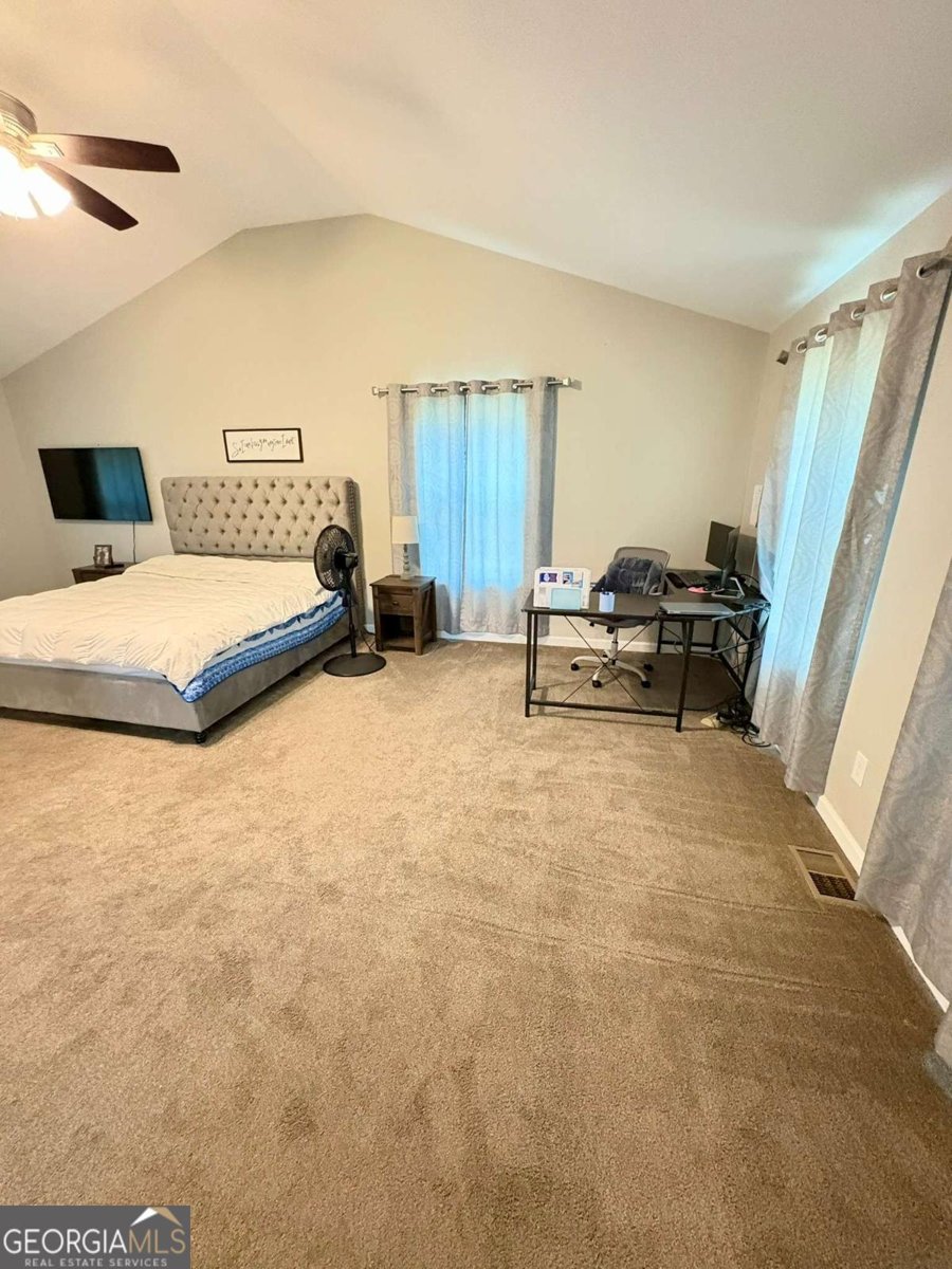 260 Oak Circle Hull - 16
