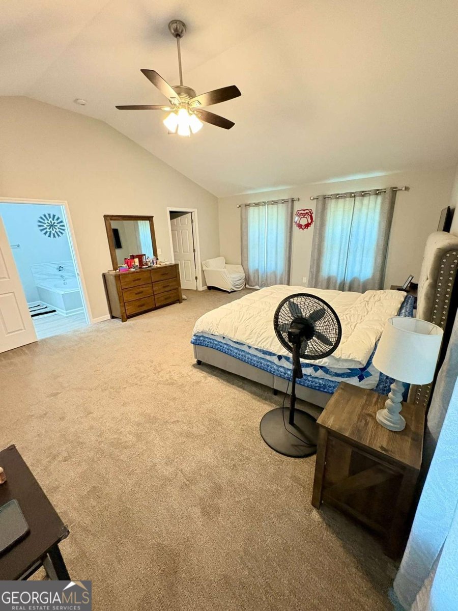 260 Oak Circle Hull - 18