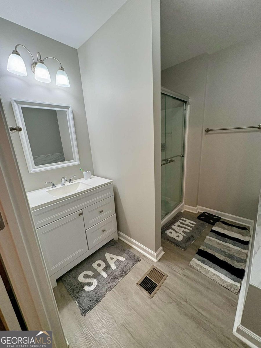 260 Oak Circle Hull - 20