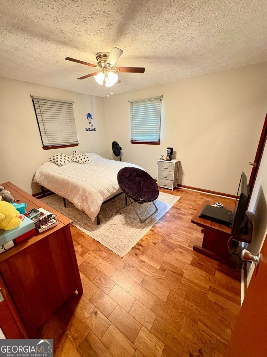 260 Oak Circle Hull - 26