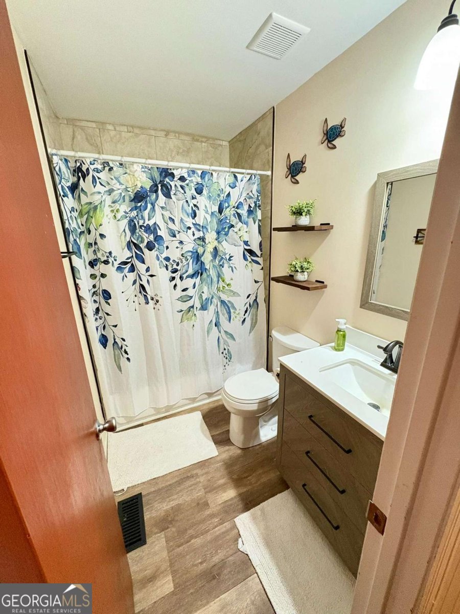 260 Oak Circle Hull - 28