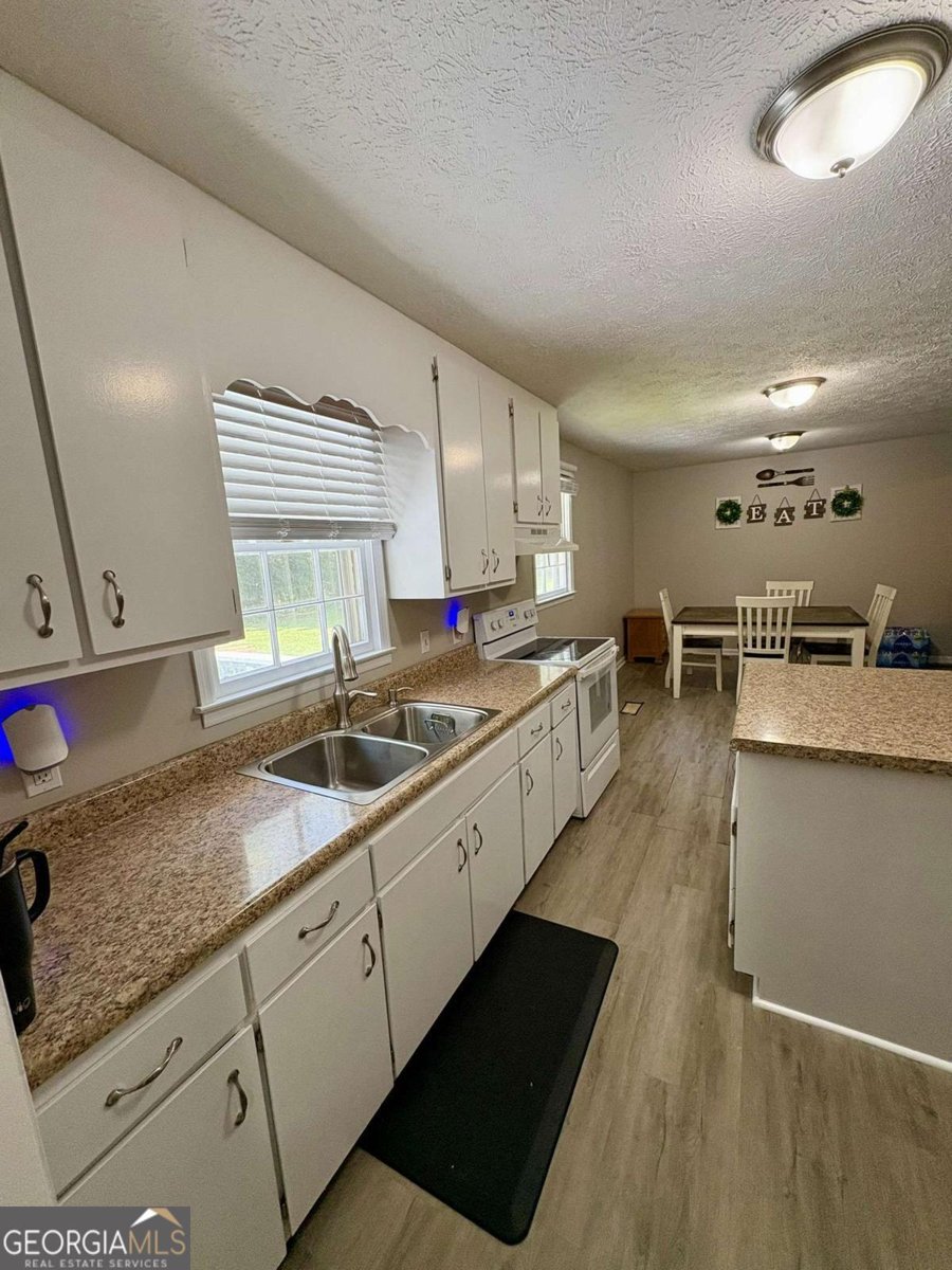 260 Oak Circle Hull - 6