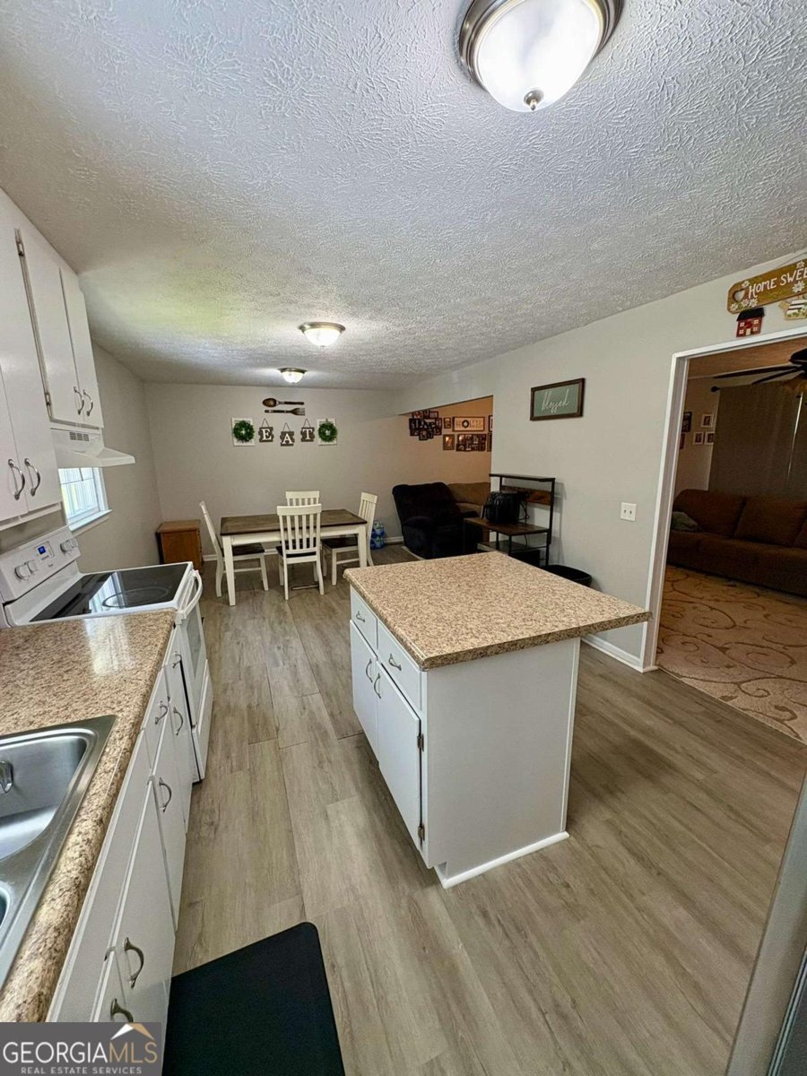 260 Oak Circle Hull - 8