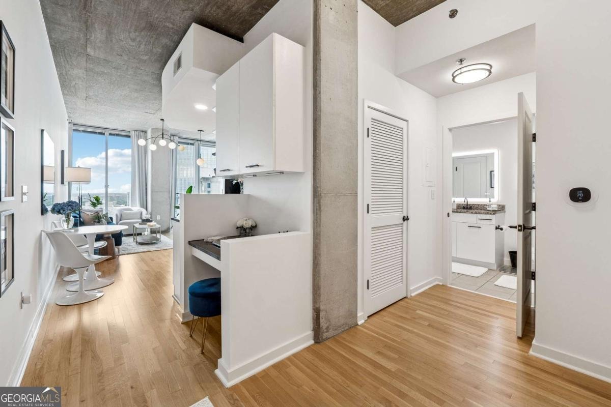 3324 Peachtree Road Atlanta - 27