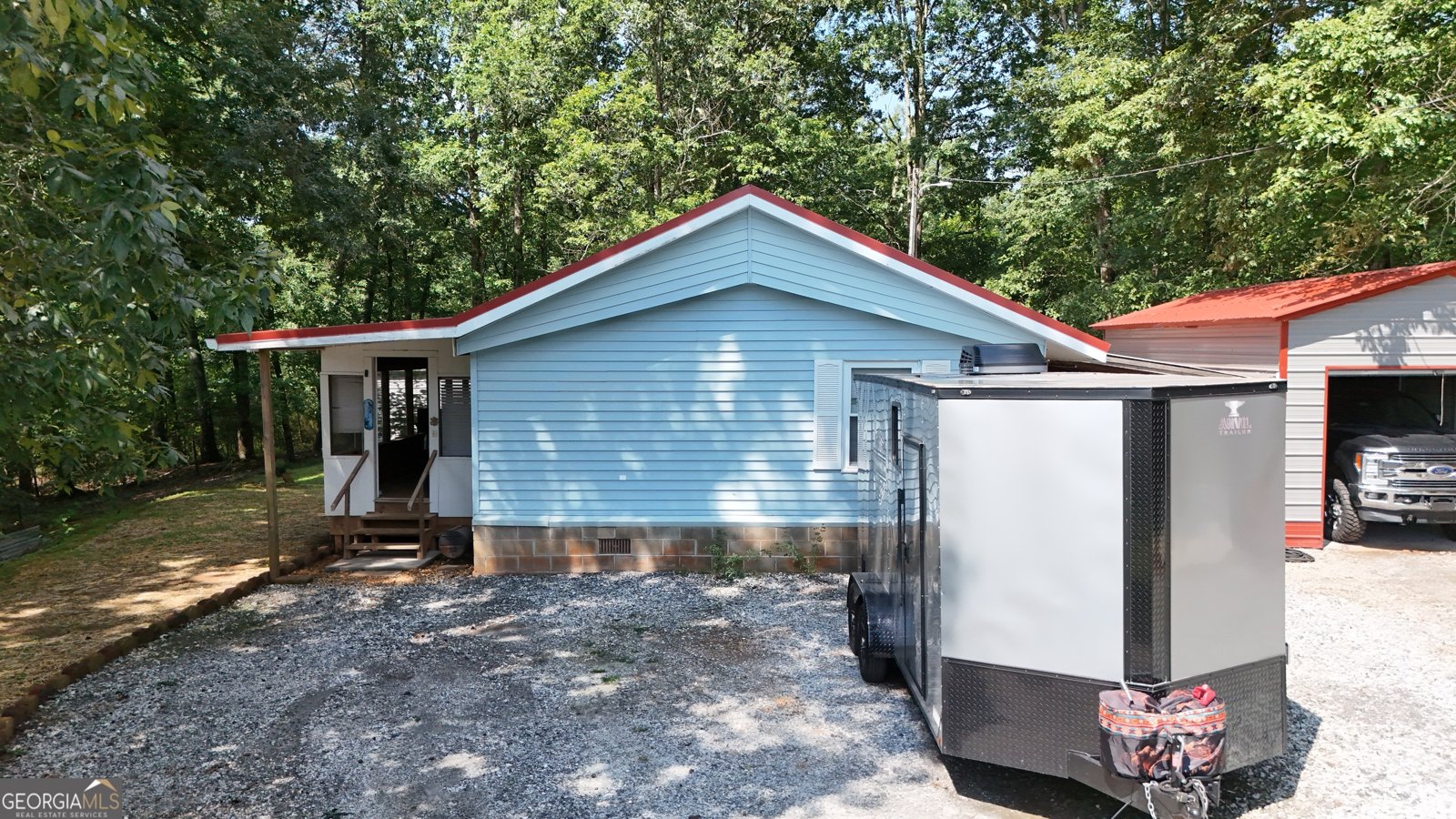 355 Zeb Bryson Rd Clarkesville - 28