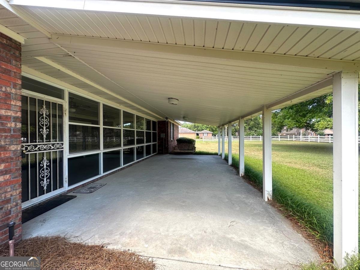 701 Gloria Street Adel - 25