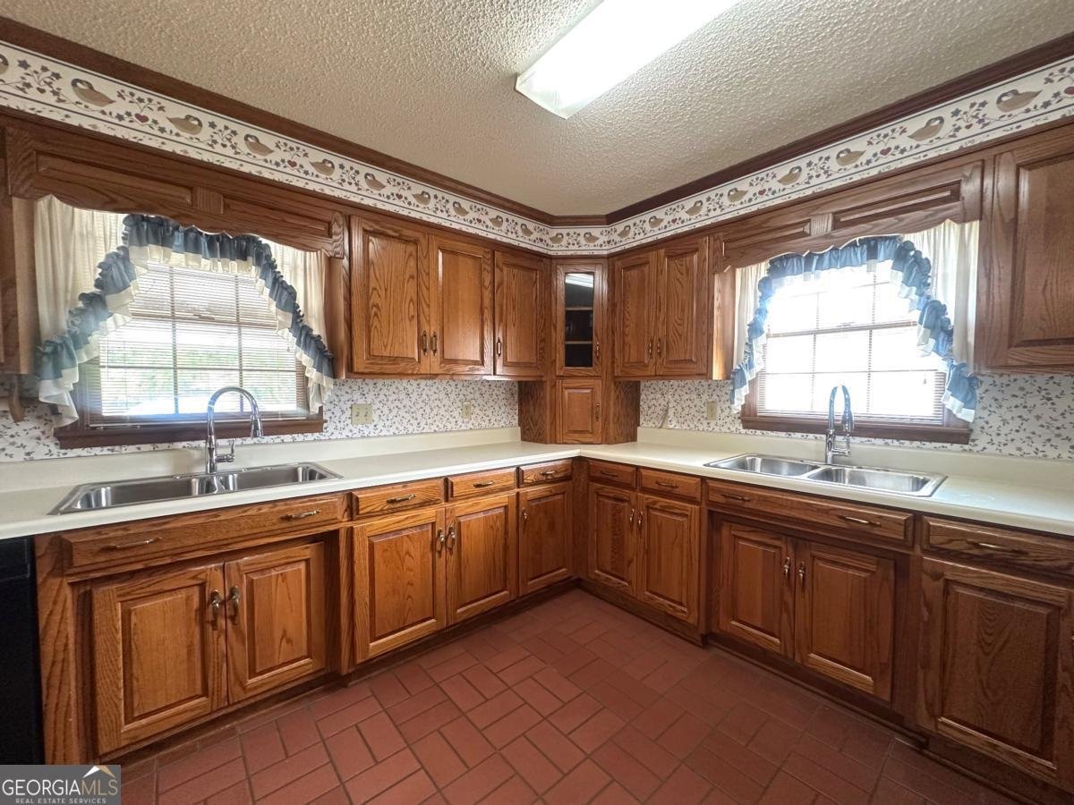 701 Gloria Street Adel - 9