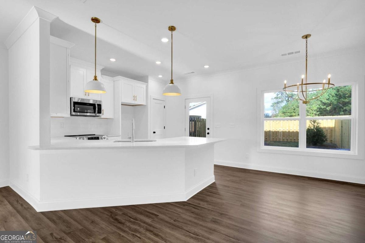 318 Heron Street Ball Ground - 6
