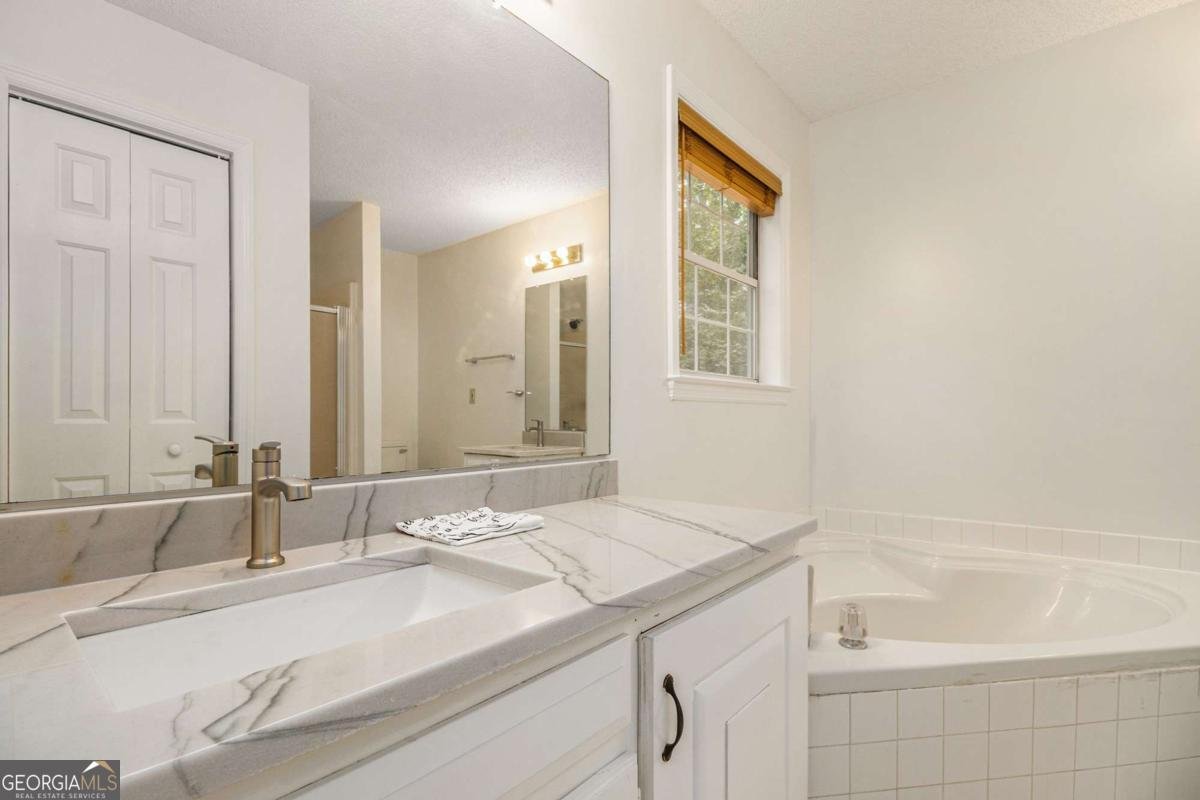 1508 Towne Harbor Lane Woodstock - 22