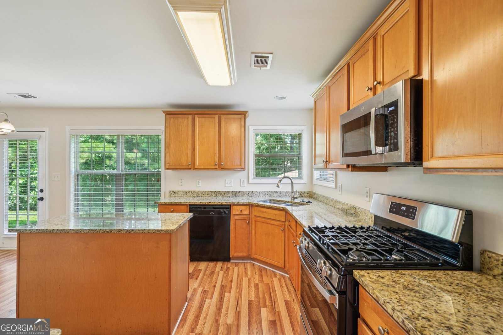 7981 GOSSAMER Drive Fairburn - 14