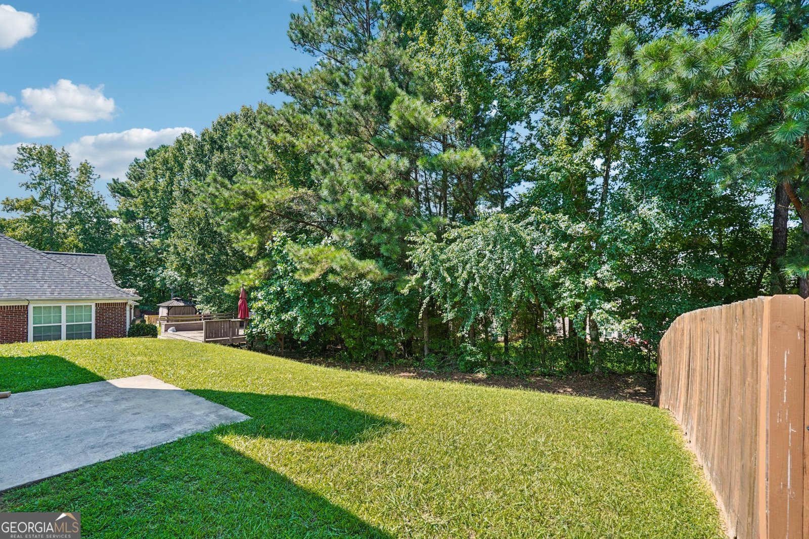 7981 GOSSAMER Drive Fairburn - 32