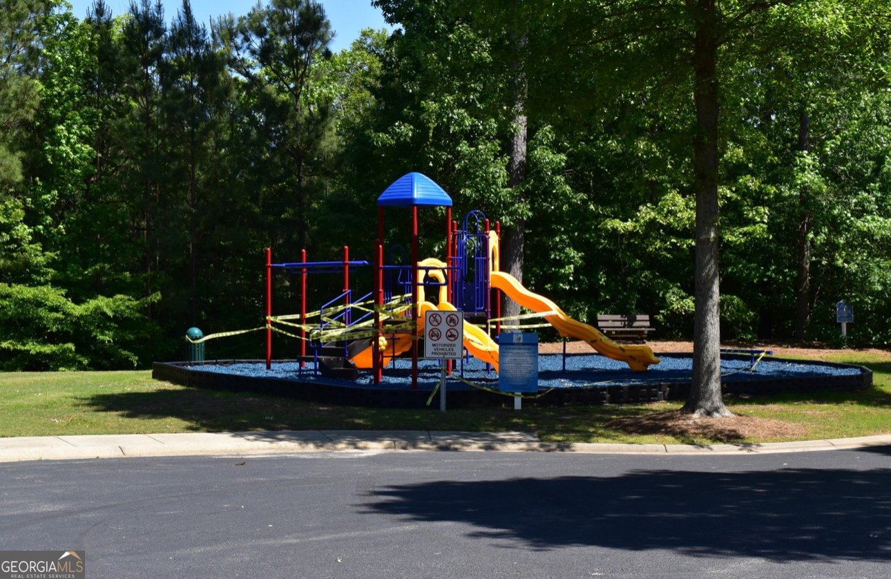 7981 GOSSAMER Drive Fairburn - 33