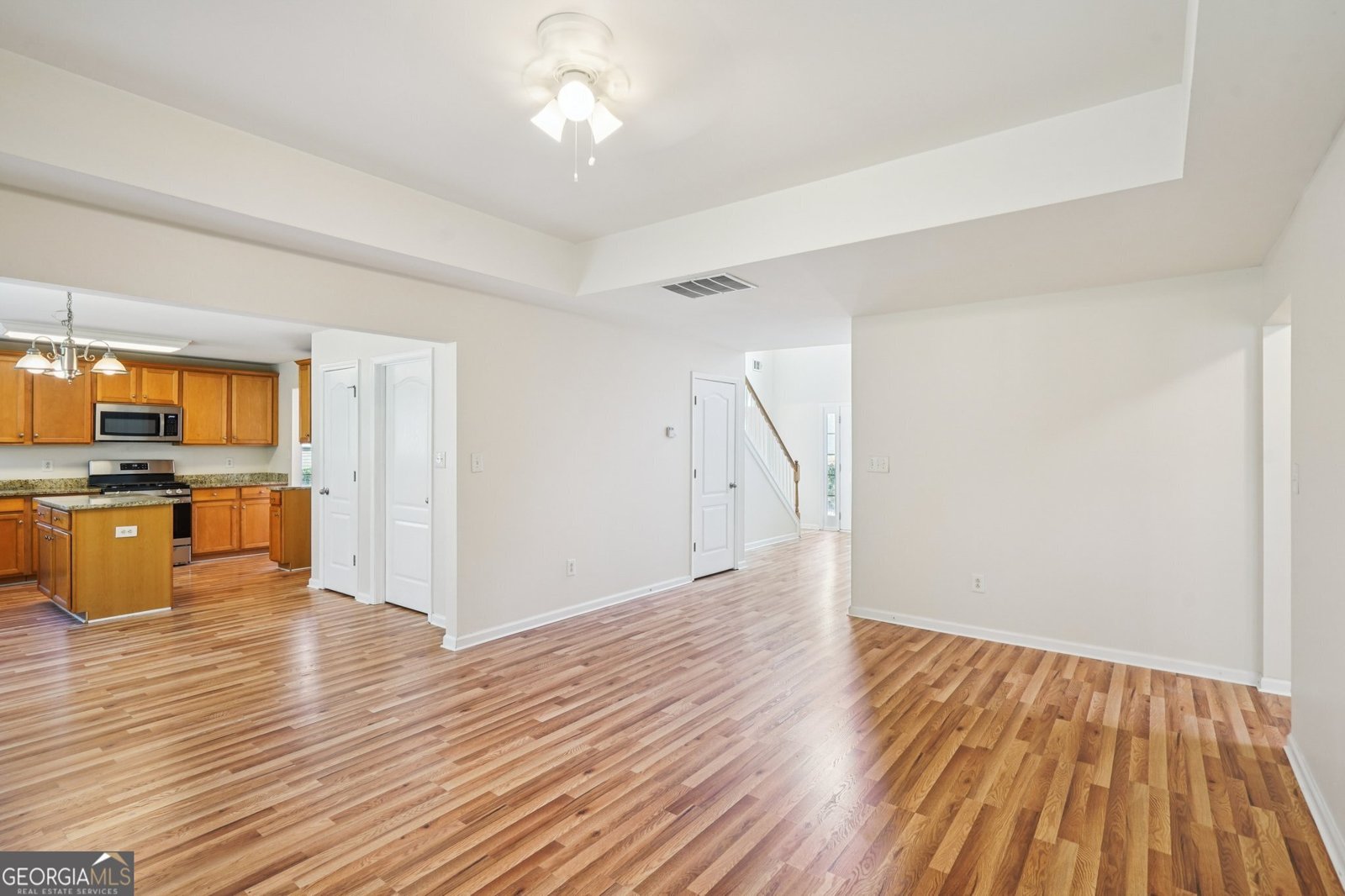 7981 GOSSAMER Drive Fairburn - 4
