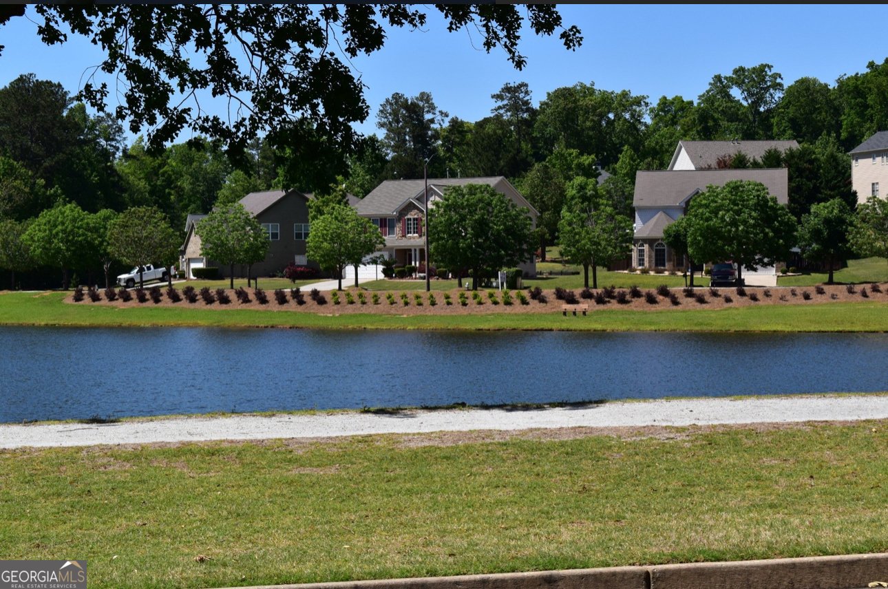 7981 GOSSAMER Drive Fairburn - 41