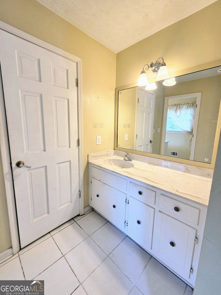 2551 Highland Golf Course Drive Conyers - 44