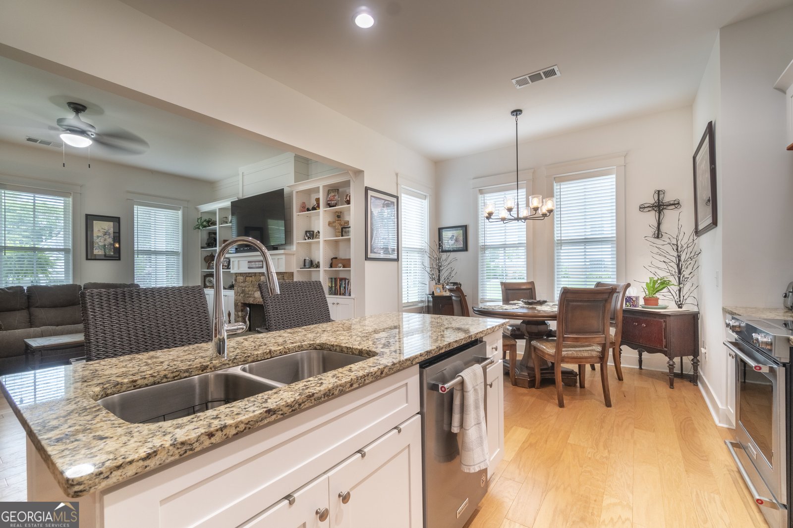 269 Underwood Street Cleveland - 2