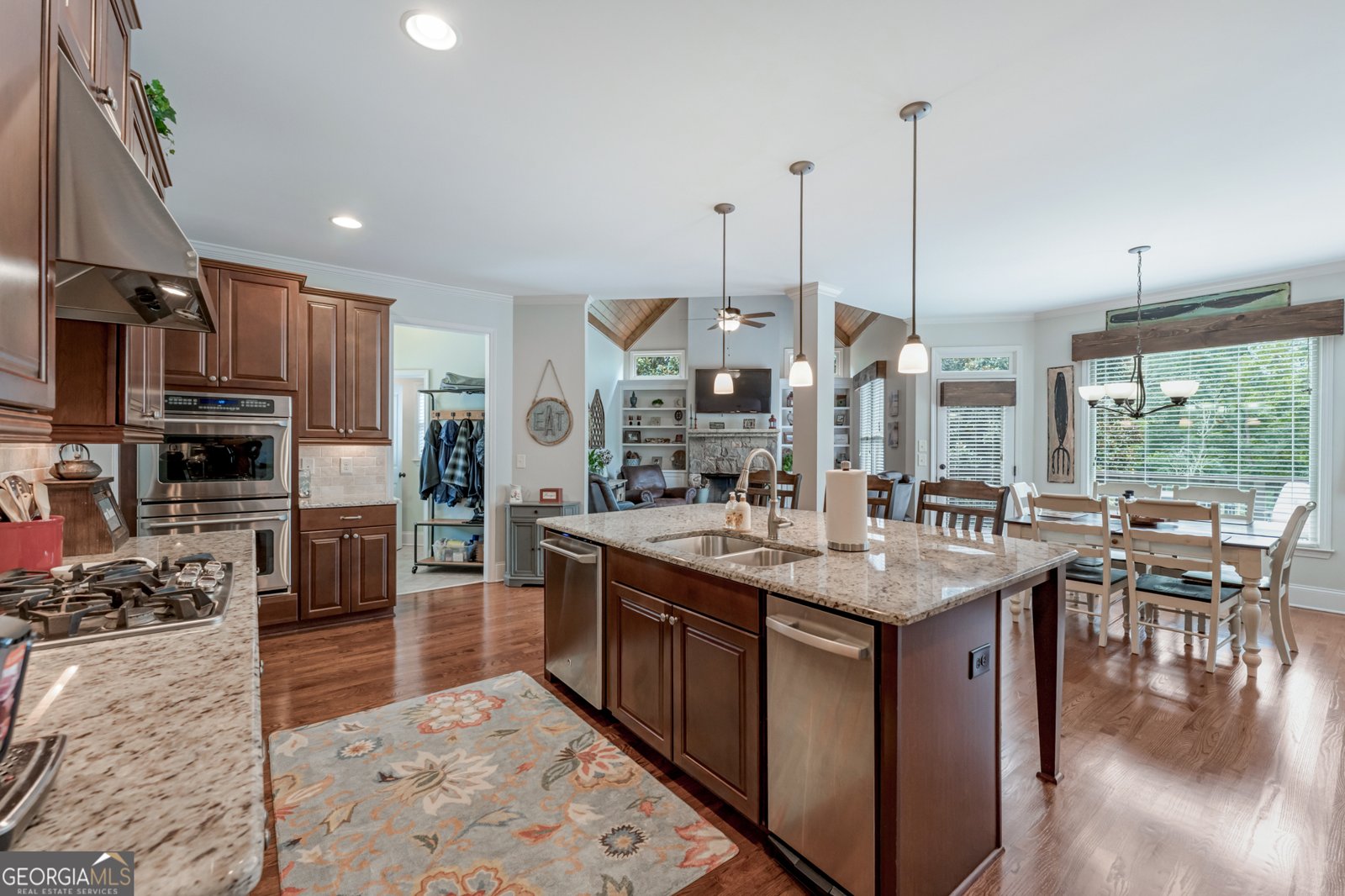 6435 Lakeaires Drive Cumming - 19