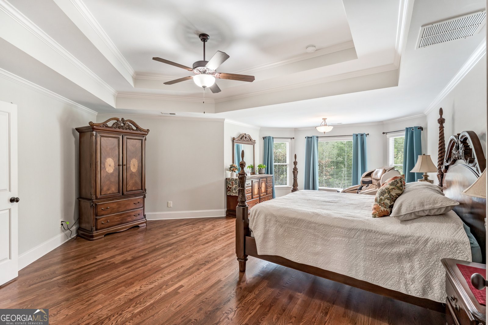 6435 Lakeaires Drive Cumming - 28