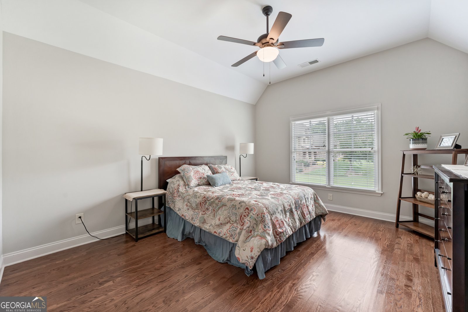 6435 Lakeaires Drive Cumming - 38