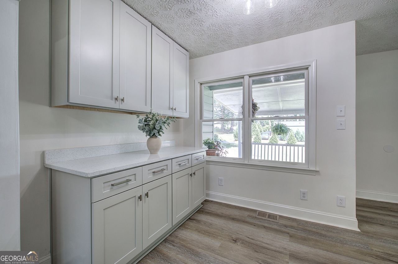4749 COX Acworth - 17