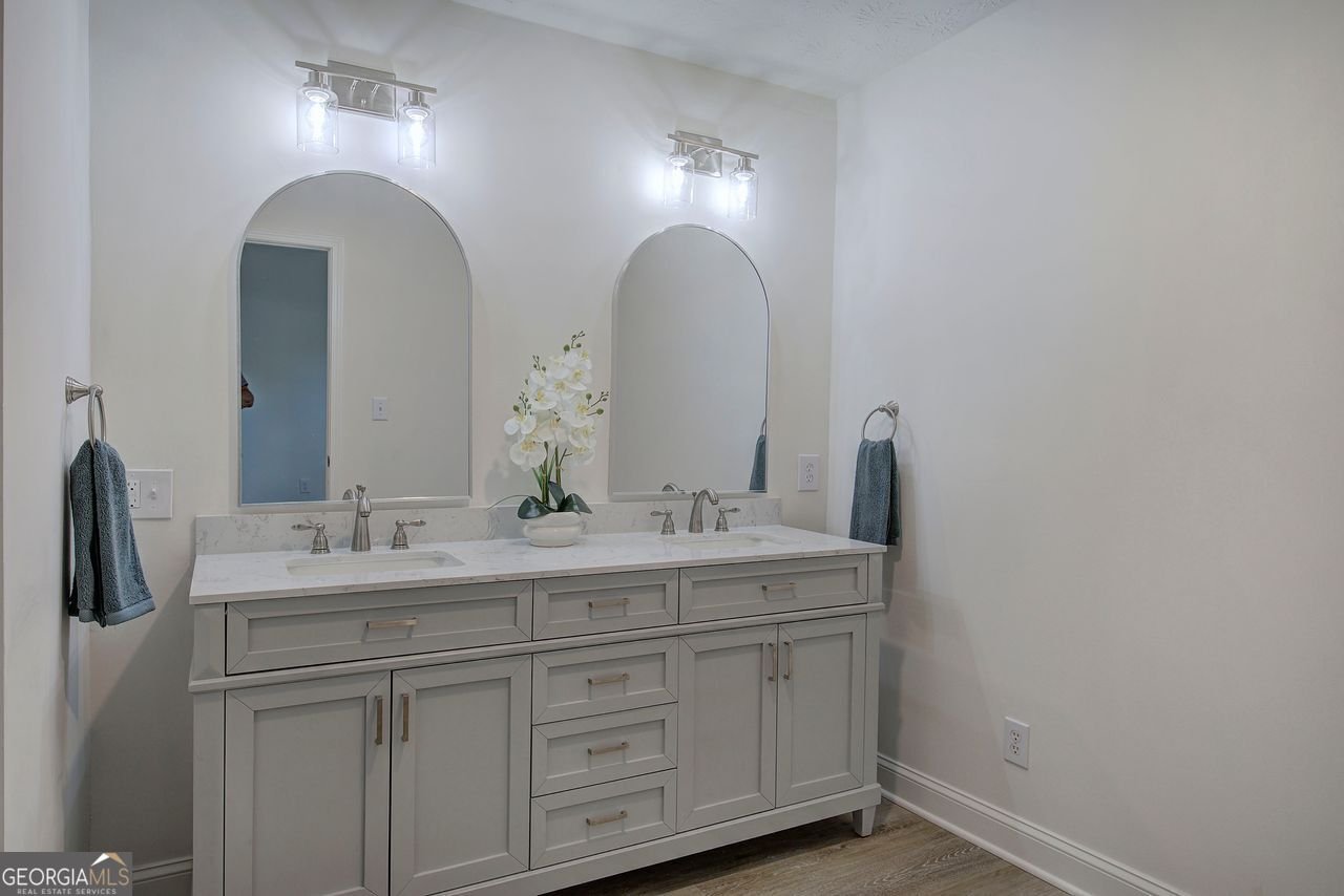 4749 COX Acworth - 22