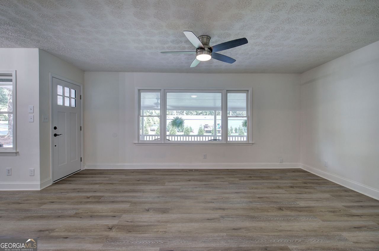 4749 COX Acworth - 36