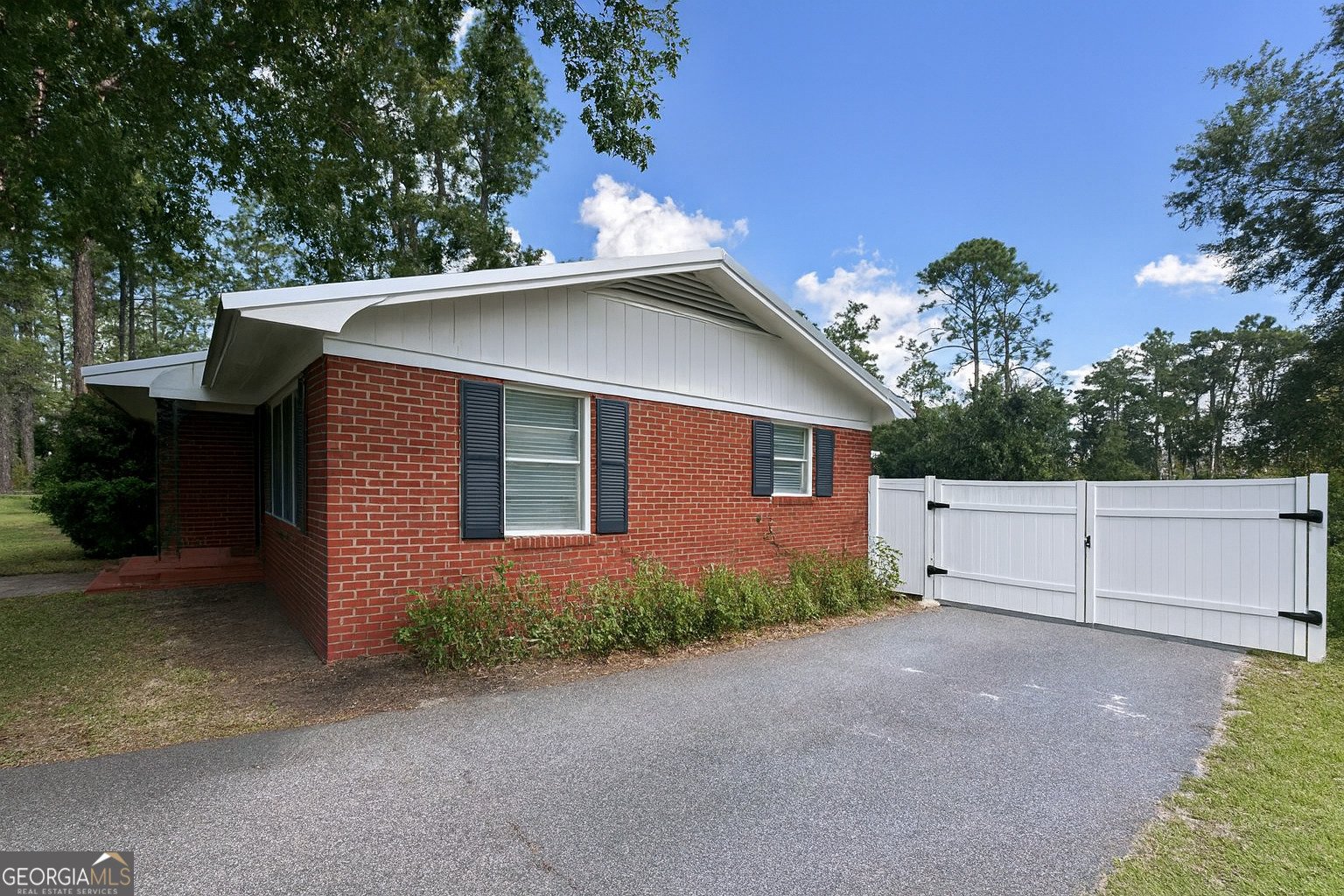 1011 Cherokee Circle Waycross - 2