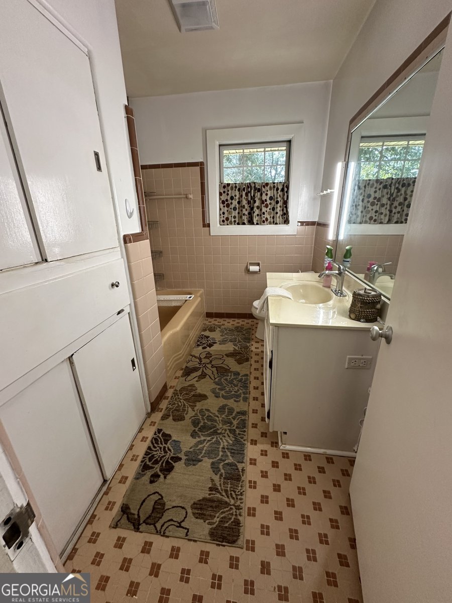 514 Farris Boulevard Manchester - 17